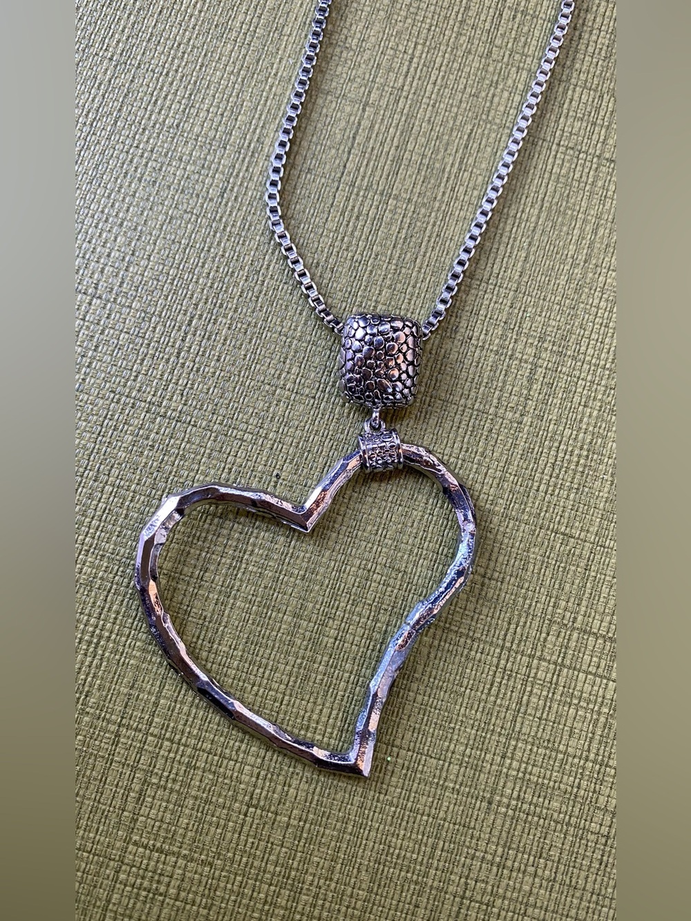 CustomDesignedCreations Silver Open Hammered Heart Pendant Necklace